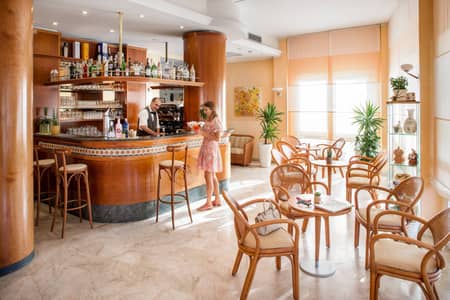 Hotel Olympic Diano Marina Bar 04